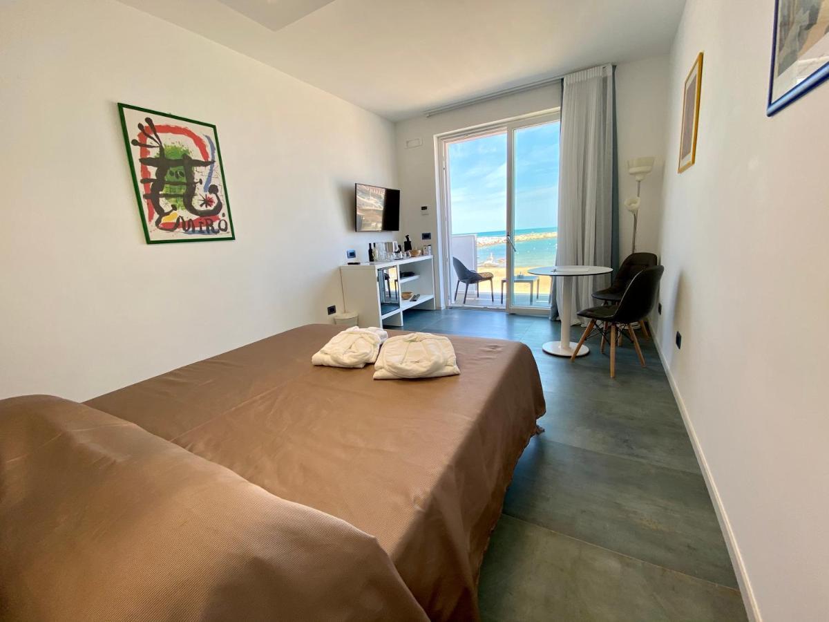 Marina Bay Suites Peschici Extérieur photo