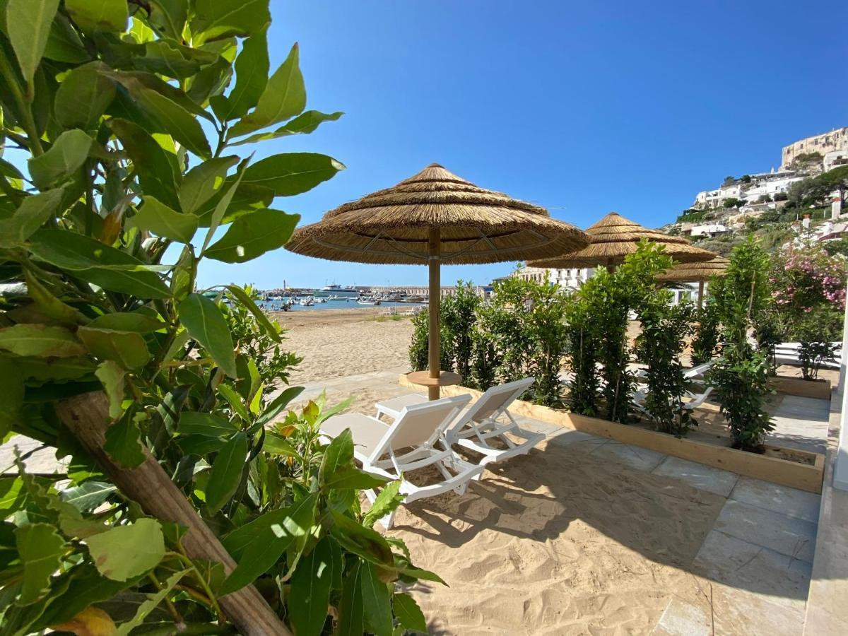 Marina Bay Suites Peschici Extérieur photo